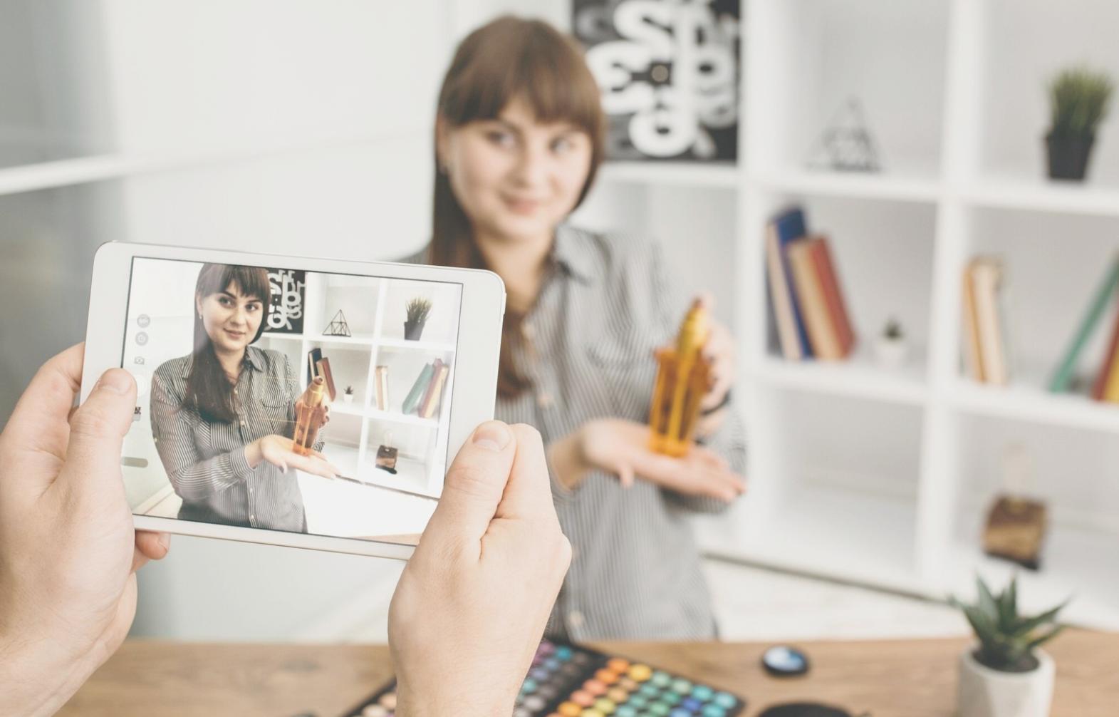 Salle de formation avec participants attentifs lors d'un séminaire sur la gestion financière
