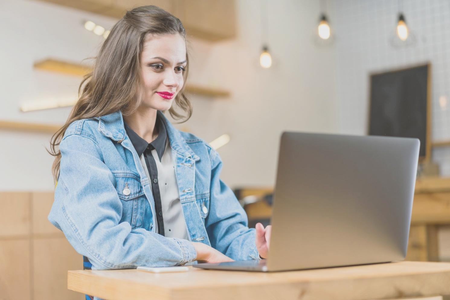 Bureau moderne d'entreprise établie planifiant ses investissements